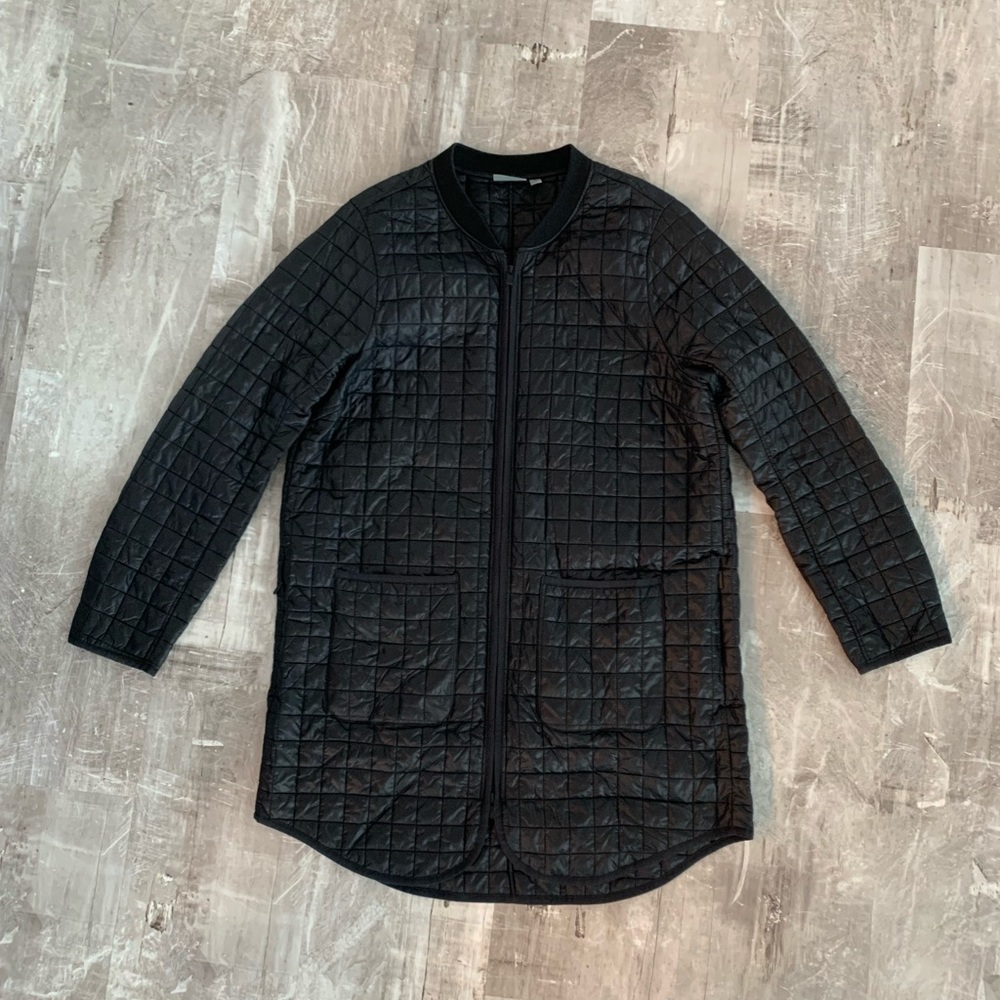 Athleta lightweight puffer jacket - Picture 2 of 7